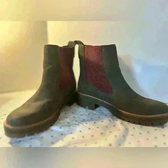 Timberland Pull-on Lug Boots NWOT - Picture 2 of 13